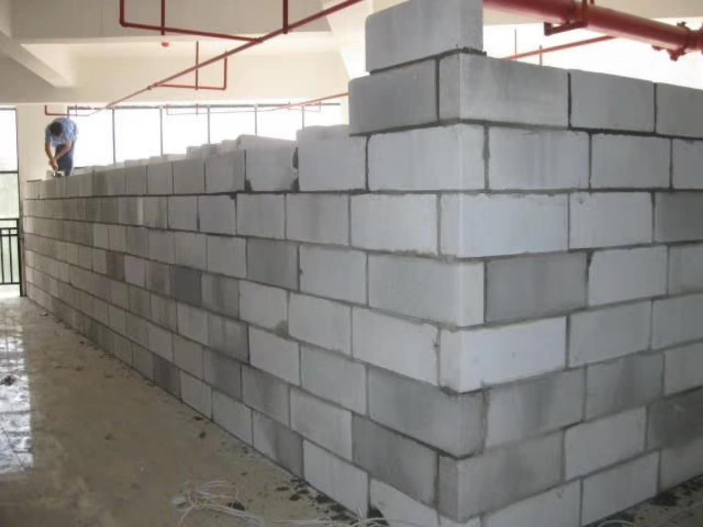 邹城蒸压加气混凝土砌块承重墙静力和抗震性能的研究