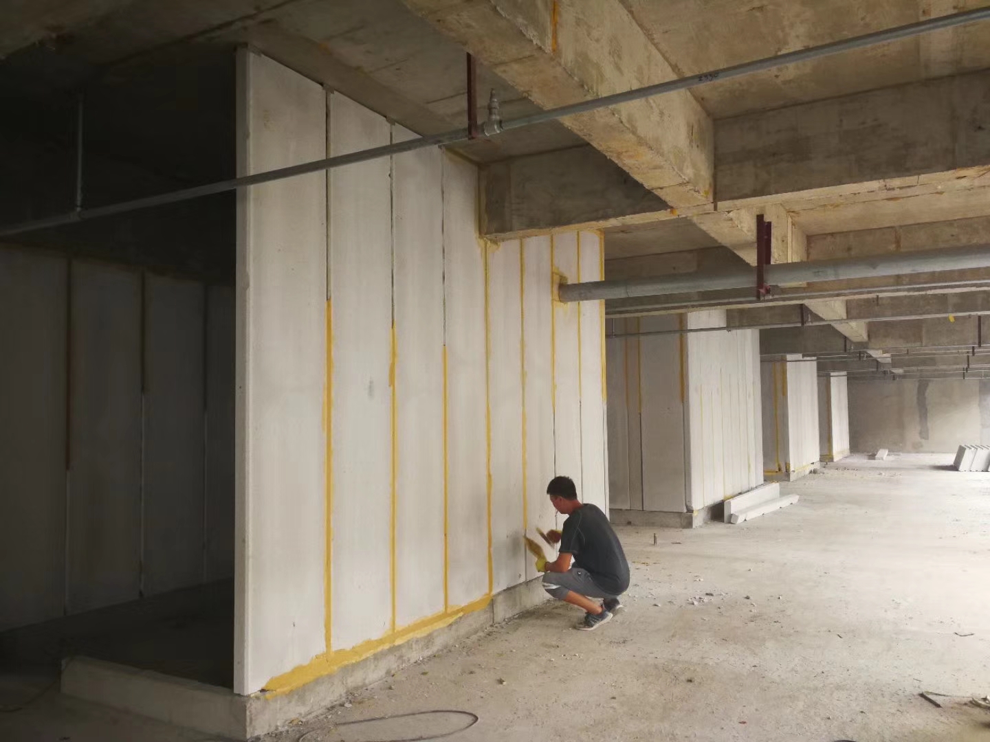 邹城无机发泡轻骨料混凝土隔墙板施工技术性能研究